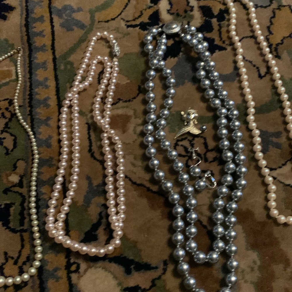 Vintage Faux Pearl‎ Necklaces